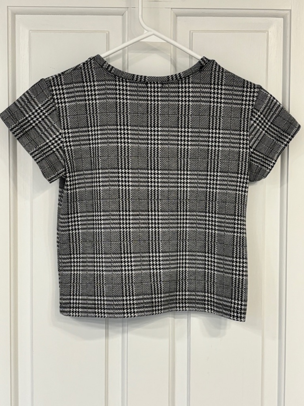 Brandy Melville Black & White Houndstooth Short Sleeve Knit Crew Neck Crop Tee - Picture 4 of 7
